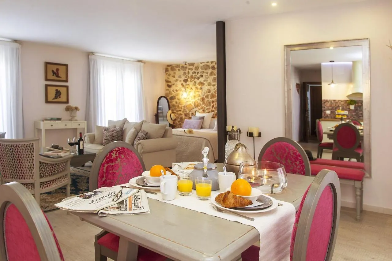 Total Marbella Suites (Adults Only) contacts