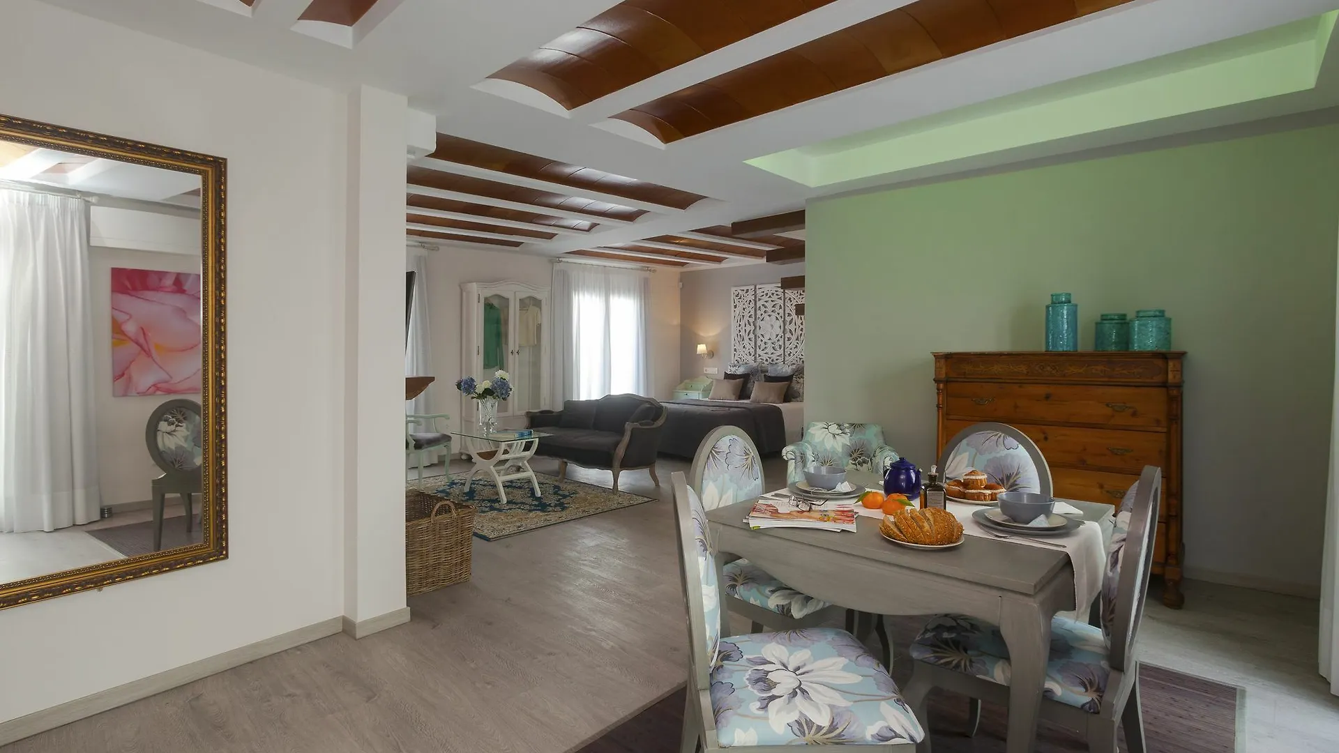 Total Marbella Suites (Adults Only)